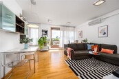 Prodej světlého bytu 2+kk se 2 balkony a 2 sklepy, Varhulíkové Holešovice, cena 10900000 CZK / objekt, nabízí 