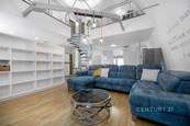 Unikátní kancelář 146 m2 s galerií, garáží a maximálním soukromím, Korunní dvůr, Vinohrady, cena 39000 CZK / objekt / měsíc, nabízí CENTURY 21 4fin Reality