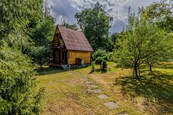 Chata s vlastním stavebním pozemkem 993 m2: Příroda, relax i skvělá investice, cena 1600000 CZK / objekt / měsíc, nabízí CENTURY 21 4fin Reality