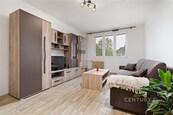 Prostorný byt 2+1 s výhledem, sklepem a výtahem, 60 m2, Pod Hůrkou, Klatovy, cena 3500000 CZK / objekt, nabízí 
