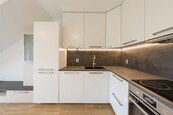 Prodej bytu 3+kk s prostornou terasou orientovanou do vnitrobloku, cena 9560000 CZK / objekt, nabízí 