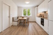 Kompletně zrekonstruovaný byt 3+kk s parkovacím stáním., cena 2550000 CZK / objekt, nabízí CENTURY 21 4fin Reality