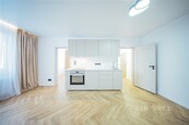 Pronájem moderního bytu 2+kk po kompletní rekonstrukci, Plzeň - Skvrňany, cena 17500 CZK / objekt / měsíc, nabízí 