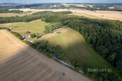 Prodej souboru nemovitostí se 6 bytovými jednotkami a 113.328 m2 pozemků a garáží pro 3 vozy, cena 29000000 CZK / objekt, nabízí 