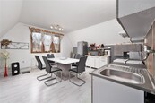 Prodej světlého bytu 3+1 s balkonem, sklepem, Jeremenkova 653/3, 78701 Šumperk, ideální pro rodinné bydlení či investici, cena 5550000 CZK / objekt, nabízí