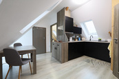 Pronájem podkrovního bytu 2+kk s terasou, 49 m2, Krokova, České Budějovice, cena 13500 CZK / objekt / měsíc, nabízí 