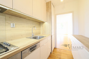 Pronájem zrekonstruovaného bytu s balkonem, 2+1, 50 m2, Roudenská, České Budějovice, cena 13500 CZK / objekt / měsíc, nabízí 