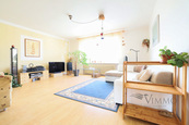 Pronájem prostorného bytu 3+1, 90 m2, Dlouhá, Plzeň, cena 18000 CZK / objekt / měsíc, nabízí 