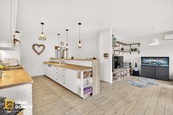 Prodej rodinného domu 132 m2, se zahradou 2 037 m2, cena 10990000 CZK / objekt, nabízí Dáme domov