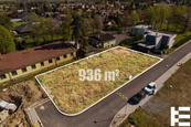Prodej stavebního pozemku 936 m2 v obci Jirny, Praha-východ, včetně příjezdové komunikace, cena 9890000 CZK / objekt, nabízí ESTY holding a.s.