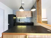 Moderní byt 1+kk s velkou terasou, sklepem a parkovacím stání před domem., cena 11500 CZK / objekt / měsíc, nabízí