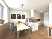 Prodej exkluzivního bytu 3+kk s velkou terasou a výtahem v centru Luhačovic., cena 12000000 CZK / objekt, nabízí 