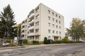 1+1 na ulici Santražiny, bydlení v centru Zlína, kde máte vše jen pár kroků, cena 11000 CZK / objekt / měsíc, nabízí Exporeality