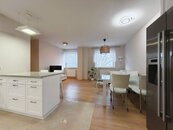 Pronájem luxusního bytu 4+kk, 107 m2, dvě parkovací stání - Tyršovo nábřeží, Zlín, cena 22000 CZK / objekt / měsíc, nabízí Exporeality