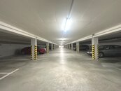 Pronájem garážového stání, Zlín - Jižní Svahy, Voženílkova., cena 2000 CZK / objekt / měsíc, nabízí 