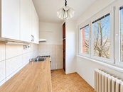 Pronájem prostorného bytu 3+1 s balkonem, 68 m2 - Zlín-Malenovice, tř. Svobody, cena 12700 CZK / objekt / měsíc, nabízí 
