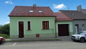 Prodej rodinného domu 4+1 se zahradou, garáží a potenciálem dvougeneračního bydlení v Mikulově, cena 9845000 CZK / objekt, nabízí 