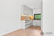 Pronájem rodinného domu 92 m2, pozemek 212 m2, cena 25000 CZK / objekt / měsíc, nabízí 