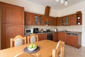 Prodej vícegeneračního domu 99 m2, pozemek 1408 m2, cena 8300000 CZK / objekt, nabízí LongPro, s.r.o.
