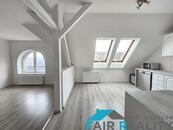 Prodej atypického podkrovního bytu 3+1 | 90 m | Kralupy nad Vltavou Lidové náměstí, cena 6500000 CZK / objekt, nabízí 