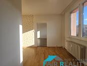 Pronájem prostorného bytu 2+1, 61 m² Pod Parkem, Ústí nad Labem Severní Terasa, cena 12000 CZK / objekt / měsíc, nabízí 