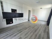 Pronájem bytu v novostavbě o dispozici 1+kk, cena 13500 CZK / objekt / měsíc, nabízí 