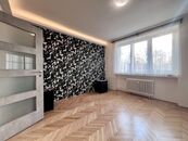 Pronájem slunného bytu 2+1 po reko (56m2), v činžovní vile v zahradní čtvrti - v zeleni a klidu., cena 19000 CZK / objekt / měsíc, nabízí Jan Holický - Vaše šelma v realitní džungli