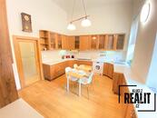 Prostorný byt 1+1 k pronájmu na Malé Straně, cena 28000 CZK / objekt / měsíc, nabízí 