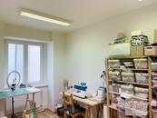 Pronájem kanceláře, 20 m2 , Praha 8 - Karlín, metro Florenc, 1 místnost, soc. zázemí, cena 7500 CZK / objekt / měsíc, nabízí 