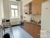 Pronájem bytu 2+1, 62 m2, Prvního pluku, Praha 8 - Karlín, nevybavený, volný od 1. 6. 2026, MHD , cena 24500 CZK / objekt / měsíc, nabízí Modus Reality