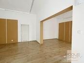 Pronájem nebytového prostoru 40 m2, Praha 3 - Žižkov, výloha, MHD, sociální zázemí, cena 15999 CZK / objekt / měsíc, nabízí Modus Reality
