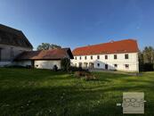 Prodej unikátní nemovitosti - Statek s vejminkem po rekonstrukci, Snědovice - Mošnice, 2.684 m2, cena 19600000 CZK / objekt, nabízí 