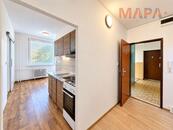 Prodej prostorného bytu 3+1 upraveného na 4+1, 79 m², s lodžií OV Chomutov, ul. 17. listopadu, cena 2900000 CZK / objekt, nabízí 