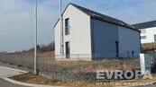 Novostavba nízkoenergetického rodinného domu 5+kk, pozemek 804m2, 15minut od okraje Prahy, Knovíz, cena 12600000 CZK / objekt, nabízí 