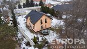 Prodej novostavby 5+kk v malebné obci Dušníky nad Vltavou klid a pohodlí 35 minut od Prahy, cena 10990000 CZK / objekt, nabízí EVROPA realitní kancelář