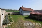 Prodej RD 3+kk 120 m2 s garáží 20 m2 a se zahradním domkem 35 m2 na pozemku 908 m2, cena 5900000 CZK / objekt, nabízí
