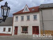 Prodej rodinného domu, 7+1, pozemek 212m2, Nepomuk, Husova 241, cena 4500000 CZK / objekt, nabízí 