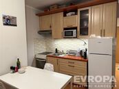 Pronájem bytové jednotky 1+kk, 31 m Třída Edvarda Beneše, Hradec Králové, cena 15500 CZK / objekt / měsíc, nabízí 