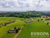 Prodej pozemku určeného ke stavbě rodinného domu o velikosti 2695 m2 v obci Syřenov, cena 1450 CZK / m2, nabízí 