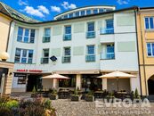 Pronájem zavedené restaurace v centru města Vrchlabí, cena 35000 CZK / objekt / měsíc, nabízí 