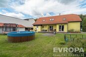 Prodej domu 6+1, 213m2, pozemek 508m2, Zeleneč, cena cena v RK, nabízí EVROPA realitní kancelář