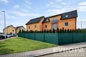 Světlý rodinný byt 3+1 s balkonem a parkováním | Nehvizdy klidné bydlení pár minut od Prahy, cena 7490000 CZK / objekt, nabízí EVROPA realitní kancelář