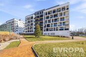 Světlý byt 2+kk s balkonem k podnájmu na Praze 6 Ruzyně, cena 22500 CZK / objekt / měsíc, nabízí EVROPA realitní kancelář