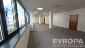 Komerční prostory k podnájmu na prestižní adrese třída Míru 2800, Zelené Předměstí, Pardubice. Výměr, cena 27300 CZK / objekt / měsíc, nabízí EVROPA realitní kancelář