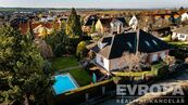 Komfortní rodinný dům 6kk 363m2, terasa 30m2, výhled do vzrostlé pěstěné zahrady 972m2 v soukromí, , cena 22900000 CZK / objekt, nabízí EVROPA realitní kancelář