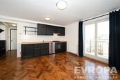 Byt 2+kk s balkonem v prestižní lokalitě Vinohrady, Praha 2 Máchova ulice, výhled na panorama města, cena 9990000 CZK / objekt, nabízí EVROPA realitní kancelář