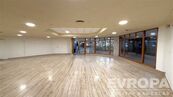 Pronájem komerčních prostor v pasáži IT Centra Vrchlabí o velikosti 100 m2 + 32 m2 sklad, cena cena v RK, nabízí 
