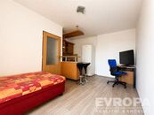 Pronájem bytu 1+kk (27 m) v centru Hradce Králové, cena 13500 CZK / objekt / měsíc, nabízí EVROPA realitní kancelář