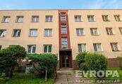 Pronájem nevybaveného bytu 3+kk s garážovým stáním, pod Kubánským náměstím Praha 10, cena 26000 CZK / objekt / měsíc, nabízí 