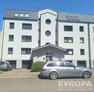 Krásný a světlý byt 3+1 s lodžií, případně i s garáží, o ploše 87 m2 ve zvýšeném přízemí, Na Labišt, cena 19000 CZK / objekt / měsíc, nabízí 
